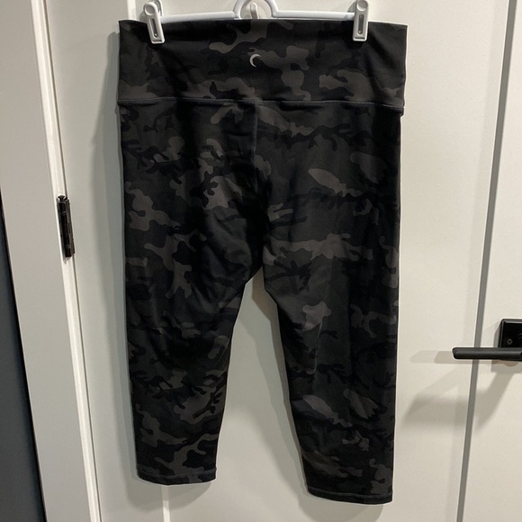 Zyia Active Legging Camo Size XL - Picture 6 of 10